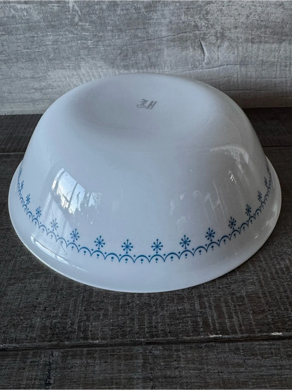 Vintage Corelle Blue Garland Snow1970’s serving bowl 10”X3”